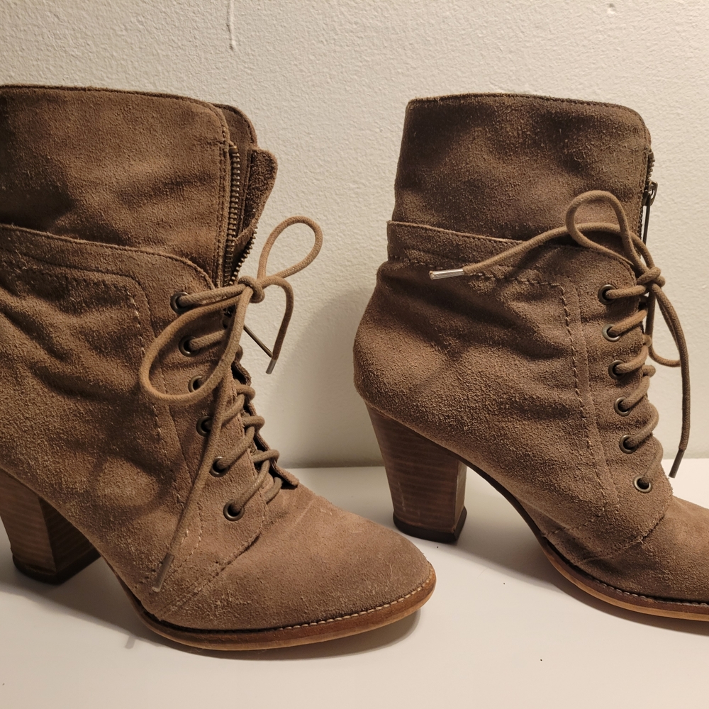 Kenneth Cole New York Suede Heeled Boots - Brown